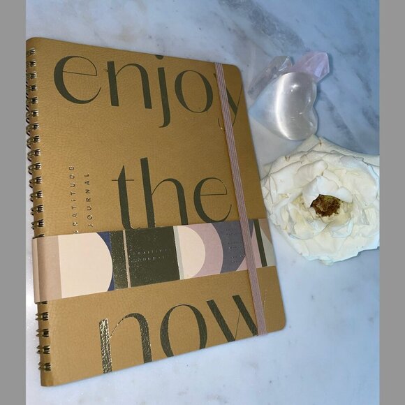 Anthropologie Enjoy The Now Gratitude Journal  vegan leather cover NEW - Picture 8 of 10